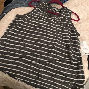 Athleta tulip front top